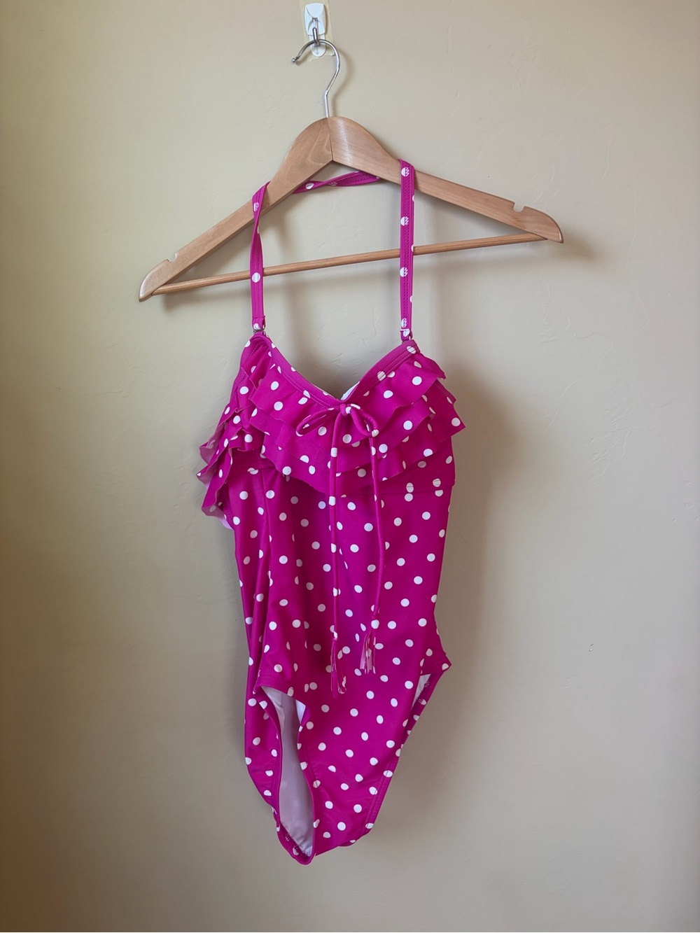 Women’s Pink Polka Dot Ruffle One-Piece Swimsuit by Beach Diva size 10 Like New